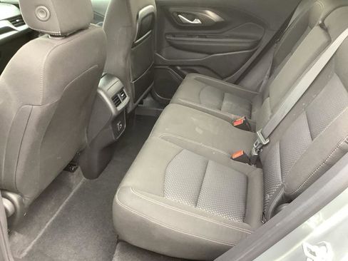 Used 2024 GMC Terrain SLE image 8