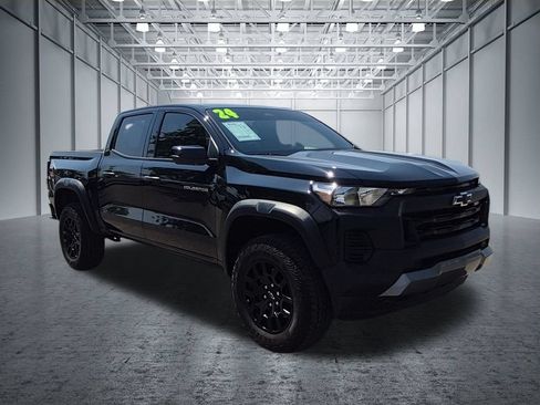 Certified 2024 Chevrolet Colorado Trail Boss w/ Advanced Trailering Package AWD/4WD image 5
