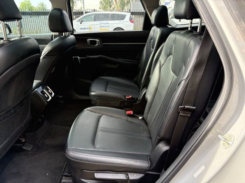 Used 2022 Kia Sorento SX image 10