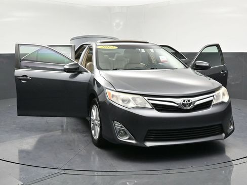 Used 2012 Toyota Camry XLE image 33