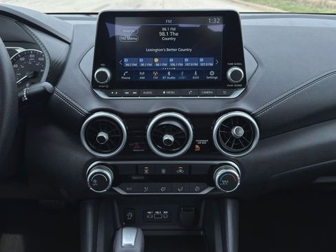 Used 2025 Nissan Sentra SV image 4