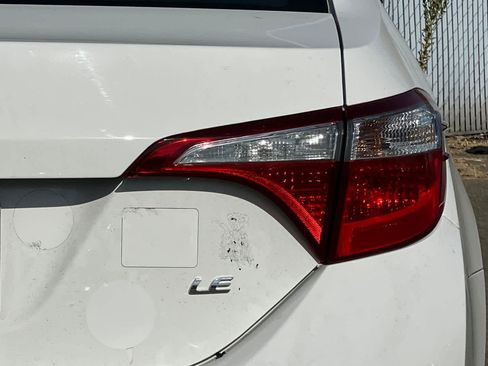 Used 2015 Toyota Corolla LE FWD image 21