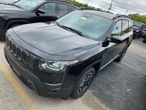 New 2026 Jeep Cherokee Laredo AWD/4WD image 1
