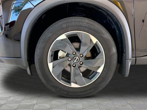 Used 2024 Nissan Rogue SV AWD/4WD image 21
