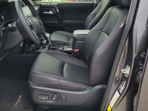 Used 2022 Toyota 4Runner TRD Off-Road Premium AWD/4WD image 9