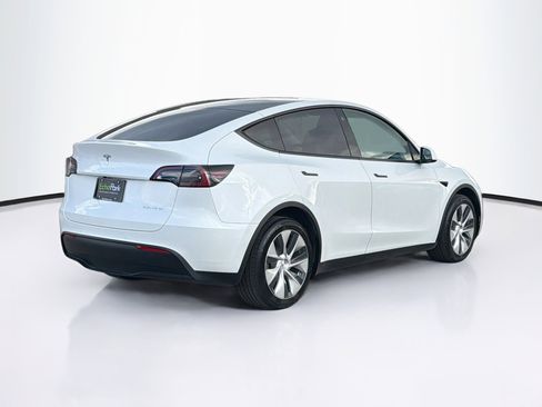 Used 2022 Tesla Model Y Long Range AWD/4WD image 9