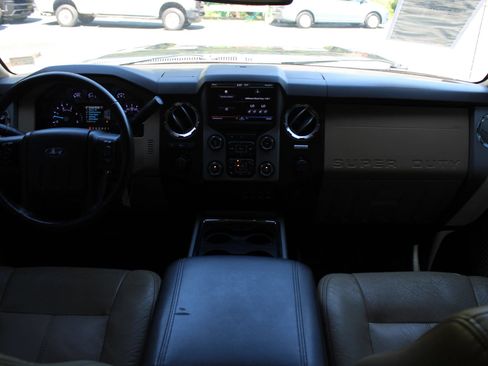 Used 2013 Ford F250 Lariat w/ Lariat Interior Pkg AWD/4WD image 13