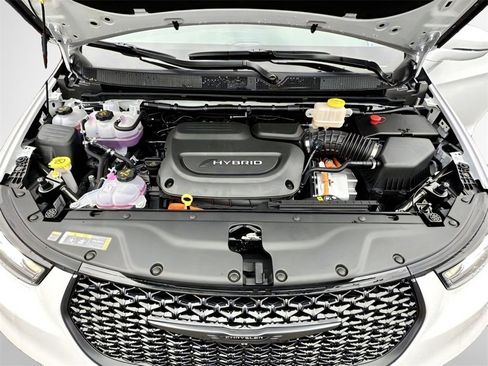 New 2022 Chrysler Pacifica Touring-L w/ S Appearance Package image 27