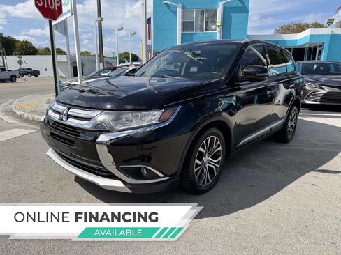 Used 2018 Mitsubishi Outlander LE FWD image 2