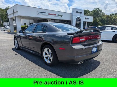 Used 2014 Dodge Charger SE w/ Sport Appearance Group RWD image 7