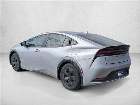 Used 2025 Toyota Prius LE image 7