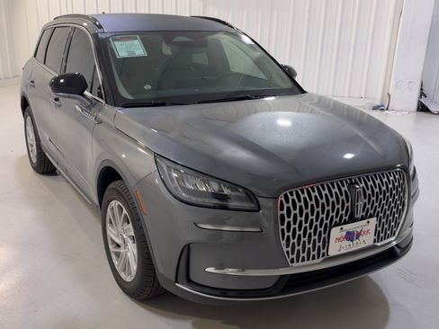 New 2026 Lincoln Corsair Premiere FWD image 3