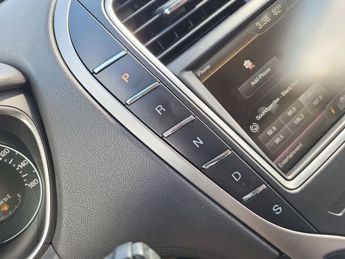 Used 2016 Lincoln MKX Reserve w/ Luxury Package image 21