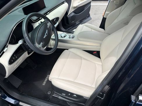Used 2022 Genesis GV70 2.5T w/ Select Package AWD/4WD image 4