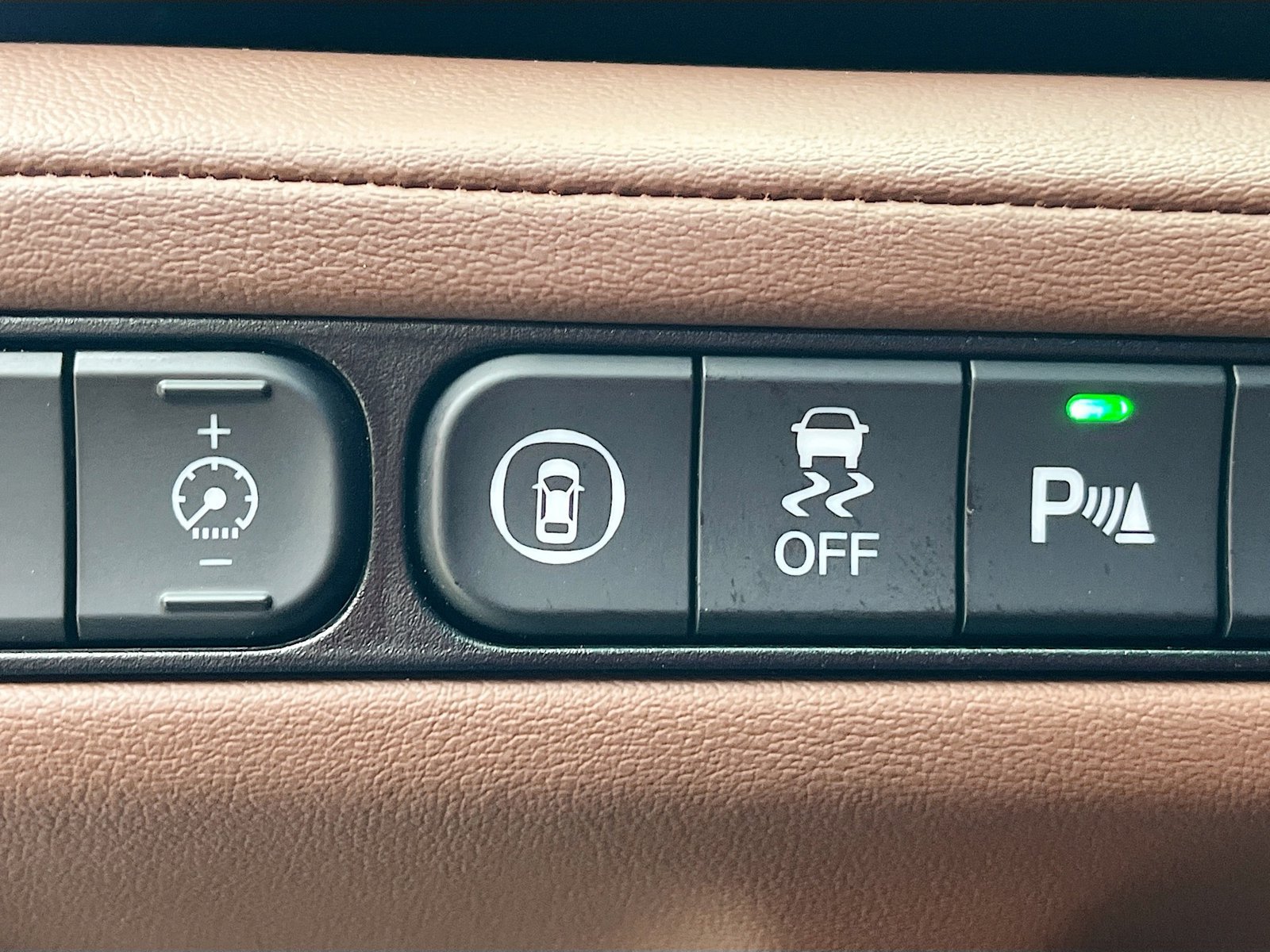 Used 2024 Acura MDX w/ Technology Package FWD image 10