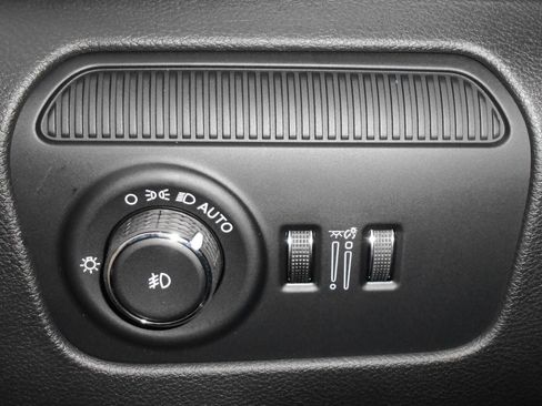 New 2025 Jeep Wagoneer 4WD w/ Premium Group I image 17