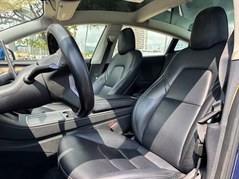Used 2023 Tesla Model 3 Standard Range image 9