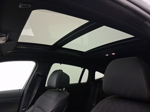 New 2026 BMW X6 xDrive40i w/ Executive Package image 14