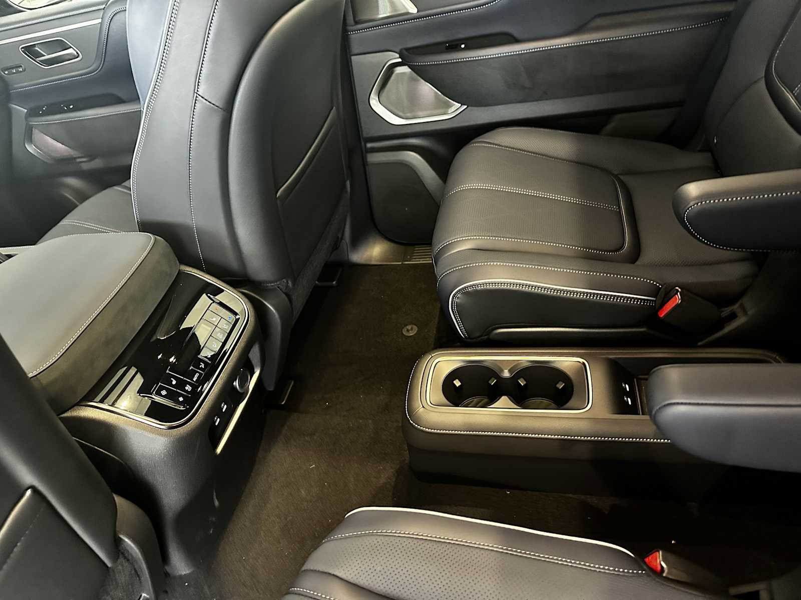 New 2027 INFINITI QX80 Sensory w/ Sport Exterior Package AWD/4WD image 13