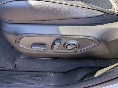 New 2025 Jeep Grand Cherokee Altitude image 18