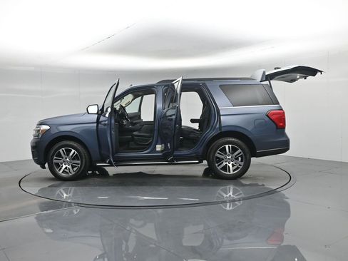 Used 2023 Ford Expedition XLT image 46