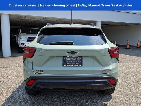 Used 2024 Chevrolet Trax RS w/ Sunroof Package FWD image 5