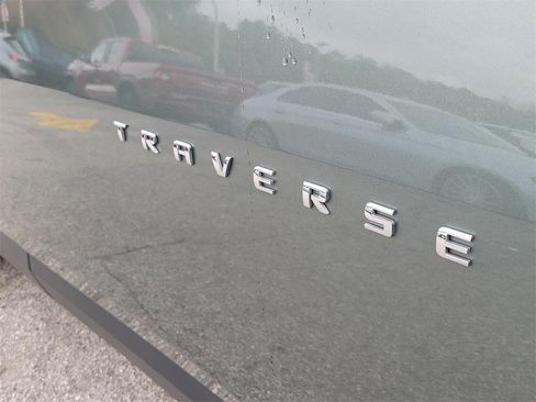Certified 2023 Chevrolet Traverse LT image 9