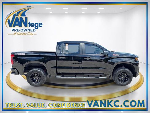Certified 2021 Chevrolet Silverado 1500 Custom Trail Boss w/ Midnight Edition AWD/4WD image 5