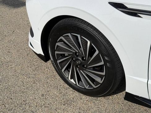 Used 2025 Hyundai Sonata Limited FWD image 10