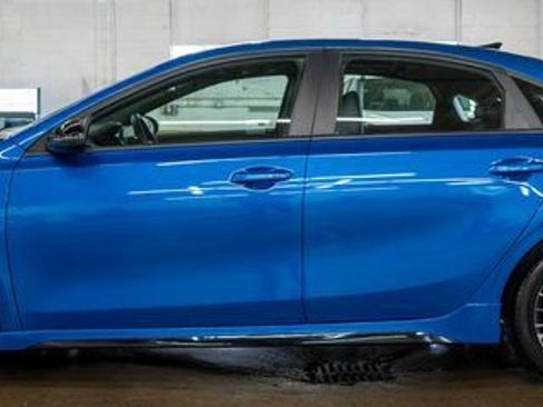 Used 2023 Kia Forte GT-Line w/ GT-Line Premium Package image 9