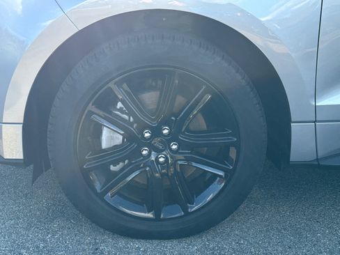 Used 2024 Ford Edge ST-Line w/ Class II Trailer Tow Package image 10