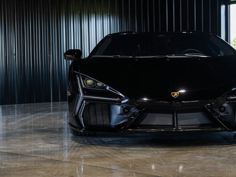 Used 2025 Lamborghini Revuelto AWD/4WD image 5