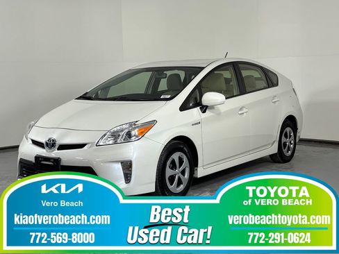 Used 2015 Toyota Prius Two FWD image 1