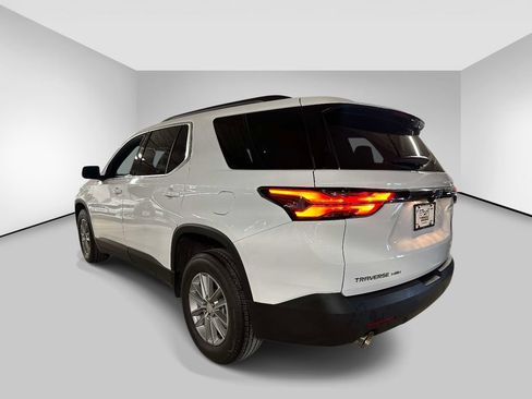 Used 2023 Chevrolet Traverse LT AWD/4WD image 3