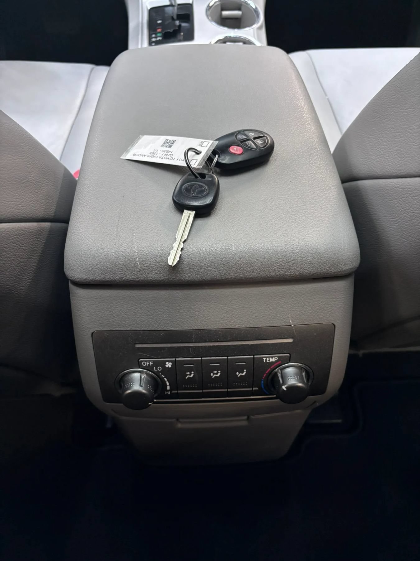 Used 2011 Toyota Highlander SE FWD image 19