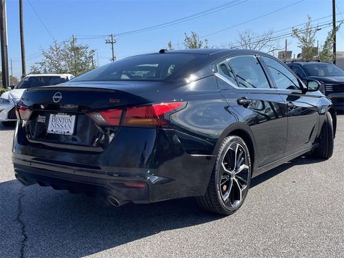Used 2024 Nissan Altima 2.5 SR image 3