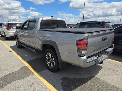 Used 2018 Toyota Tacoma TRD Off-Road w/ Technology Package AWD/4WD image 2