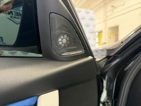Used 2018 BMW 340i xDrive Sedan AWD/4WD image 12