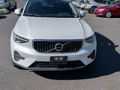 Certified 2025 Volvo XC40 B5 Core