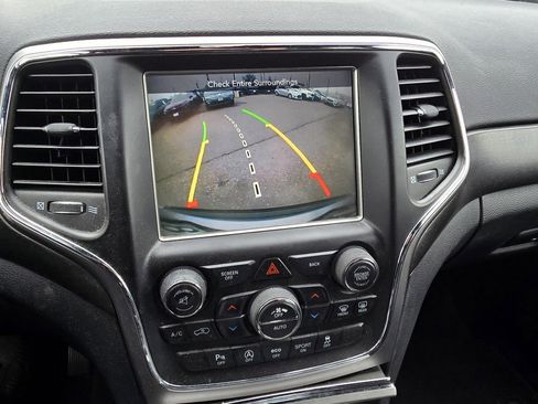 Used 2017 Jeep Grand Cherokee Altitude image 21