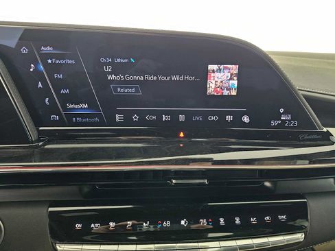 Certified 2023 Cadillac Escalade Premium Luxury w/ Performance Package AWD/4WD image 27