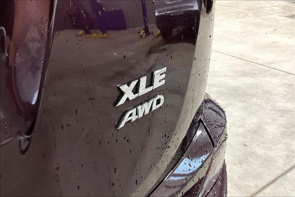 Used 2016 Toyota RAV4 XLE AWD/4WD image 24