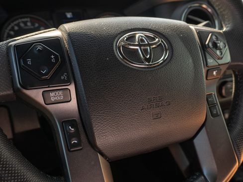 Used 2021 Toyota Tacoma TRD Off-Road w/ Technology Package AWD/4WD image 29