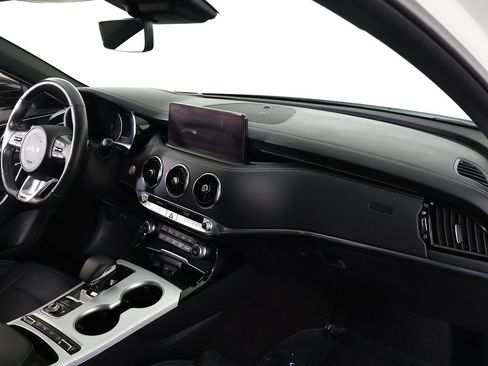 Used 2023 Kia Stinger GT2 image 33