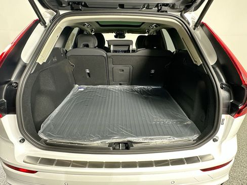 New 2026 Volvo XC60 B5 Plus w/ Protection Package Premier AWD/4WD image 27