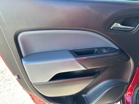 Used 2019 Chevrolet Colorado Z71 image 30