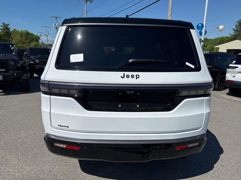 New 2026 Jeep Grand Wagoneer Summit AWD/4WD image 4