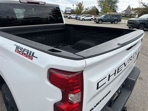 Used 2025 Chevrolet Silverado 1500 Custom Trail Boss w/ Turbomax Blackout Package AWD/4WD image 43