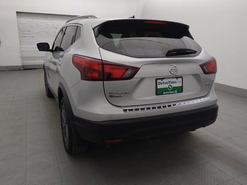 Used 2019 Nissan Rogue Sport SV w/ Technology Package FWD image 5