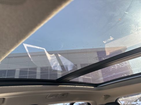 Certified 2025 Volvo XC40 B5 Plus image 28